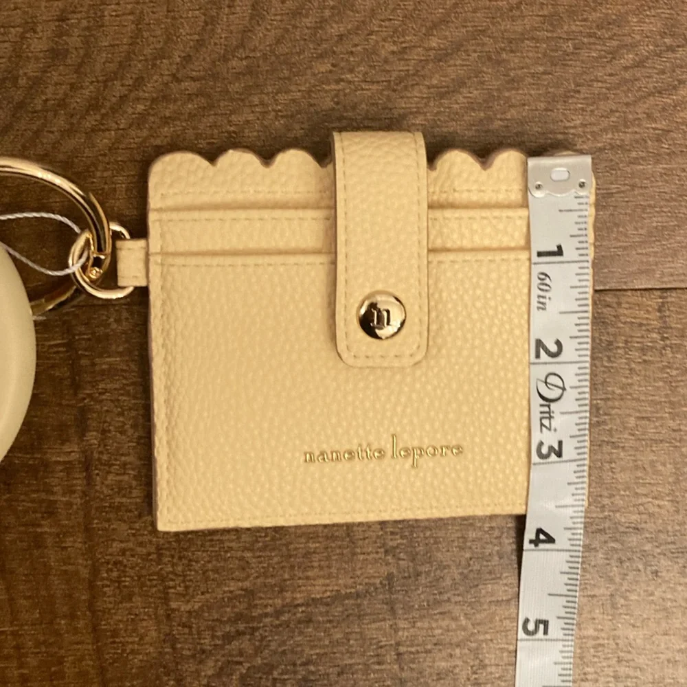 Nanette Lepore NWT Neutral Cream Scalloped Cardholder Keyring Wristlet w/ Tassel